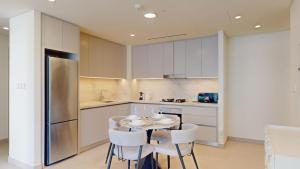 Vacationer Holiday Homes l Perfect 1 Bed l City Skyline Views l Coastal Haven