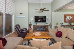 Spacious Beachfront Condo Las Palmas II 11A
