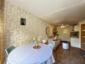 Appartement avec jardin plein sud- Clim wifi et parking