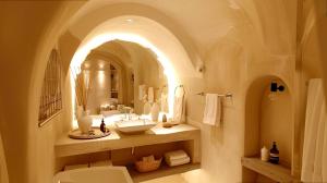 Monsora guesthouse for 10 guests in Fira