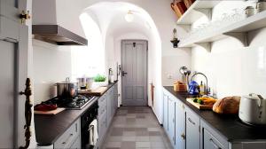 Monsora guesthouse for 10 guests in Fira