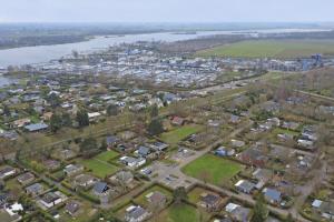 Vrijstaande bungalow met grote privé tuin 12 min vanaf strand