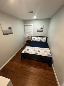 2BR Apt Near EWR & NYC • Workspace + Parking