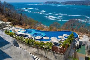 3102 - Paradise Cove 2A La Entrega