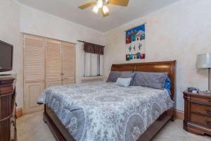 Unique Colorful Condo on 3rd Floor Pinacate 321