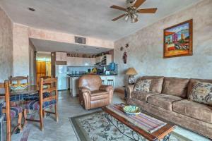 Unique Colorful Condo on 3rd Floor Pinacate 321
