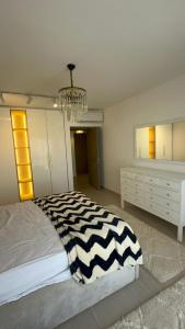 Elegant Fully Furnished 1 Bedroom Unit