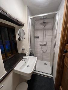 Self Contained Apartment - The Ostrich Inn, Newland