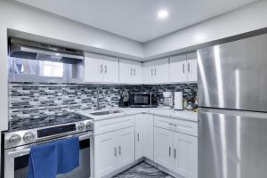 4BR Newark Stay w Parking And Fast Wi-Fi