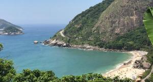 Seu Refúgio Entre Praias Piscina e Conforto