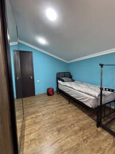 Cozy Second Floor with Yard , კომფორტული მეორე სართული ეზოთი