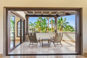 Villas Palm Oasis including Rooftop Pickleball Pool Beach Concierge 24 7