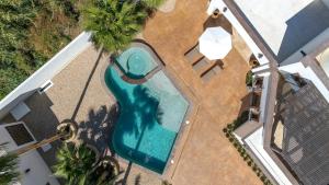 Villas Palm Oasis including Rooftop Pickleball Pool Beach Concierge 24 7