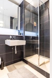 Manchester City Centre apartment, Pool table