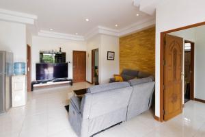 3 bedroom villa at Safir Village, Ban Phe, Rayong