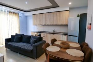 Sunflowers Apartment