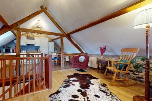 West Hollowcombe Farm Cottages - full site