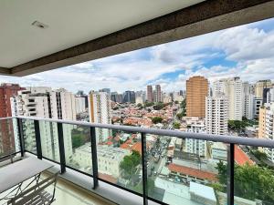 Itaim Studio com varanda 13 Andar - 42m