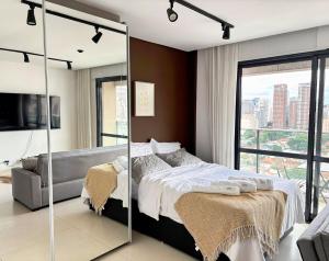 Itaim Studio com varanda 13 Andar - 42m