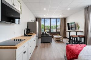 Bridge View at The MillRows Suites
