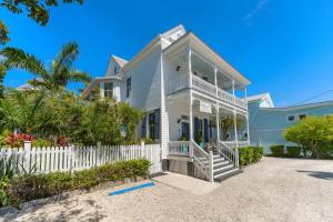CLARO at Azul Mansion Key West