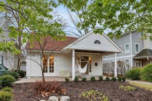 The Butler Bulldog Bungalow - Game Room - Luxe - Family Friendly