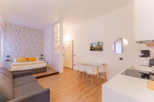 Central Milan Duomo - New Bright Apartment