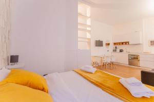 Central Milan Duomo - New Bright Apartment