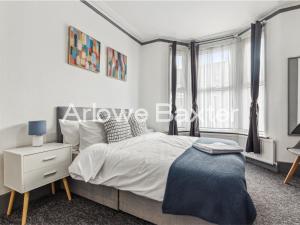 East LDN Guest Rooms and Amenities