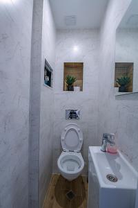 Grand Luxury Flat by Nat Stadium & NDK Free Parking