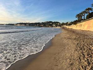 COCON DES PINS Studio 4 personnes, piscine, mer, clim, Wifi