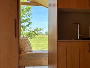 101 Tiny House Elbhütte mit Wiesenblick