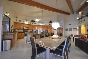 Spacious Family Beachfront Home Villa Dei Sogni