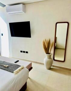 Studio Private Jacuzzi 5 min from the beaches