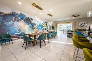 Sleeps 21 Fully Loaded Themed Rooms