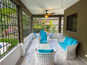 Beautiful 2BR Casita with Pool & Parking