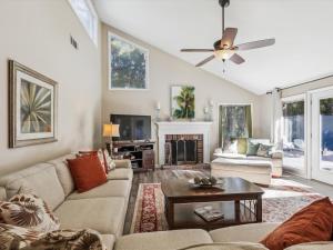 3 Sweet Gum Court