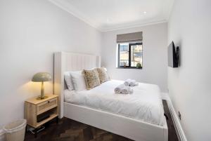 1 Min Walk to Harrods, Knightsbridge Penthouse