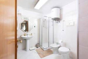 Room with kitchen 100 m from the sea