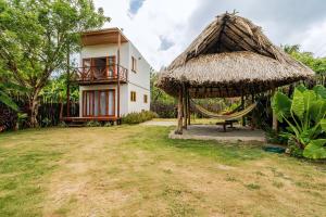 Casa Jaguar - Cabin Near Playa del Viento