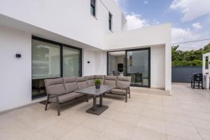 Casa con piscina y gran terraza en El Pinillo