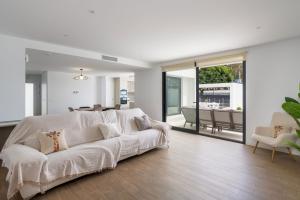 Casa con piscina y gran terraza en El Pinillo