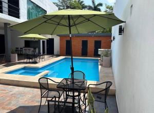 En Tamasopo Suite Cosmos #1