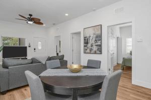 Casa De Ybor 3Bd, 2Bth, 4 beds, Historic Charm, Modern Lux