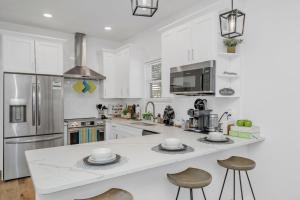 Casa De Ybor 3Bd, 2Bth, 4 beds, Historic Charm, Modern Lux