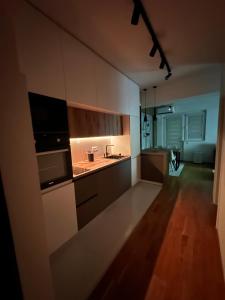 Aleksej Place Modern Apartment Near Center with Parking and Garden