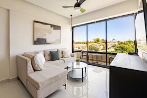 Spectacular apartment with beach access