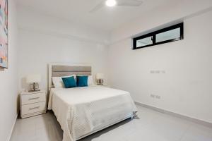 Spectacular apartment with beach access