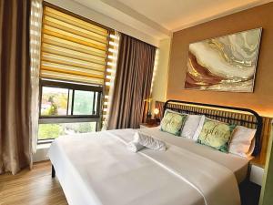 One Tagaytay Hotel - Luxe 2-Bedroom Suite With Rooftop Pool, Gym & Free Parking