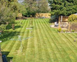 Hill Head Beachside Cottage with Large Garden and Sea Views 5bed slp12